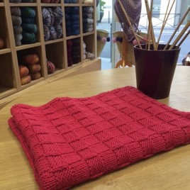 COUVERTURE POUR BEBE PETITS DAMIERS 65 x 80 CM