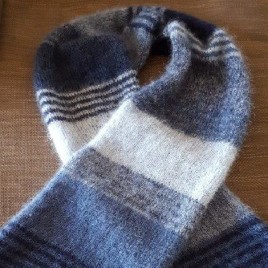 LONGUE ÉCHARPE VARIATIONS EN BLEUS